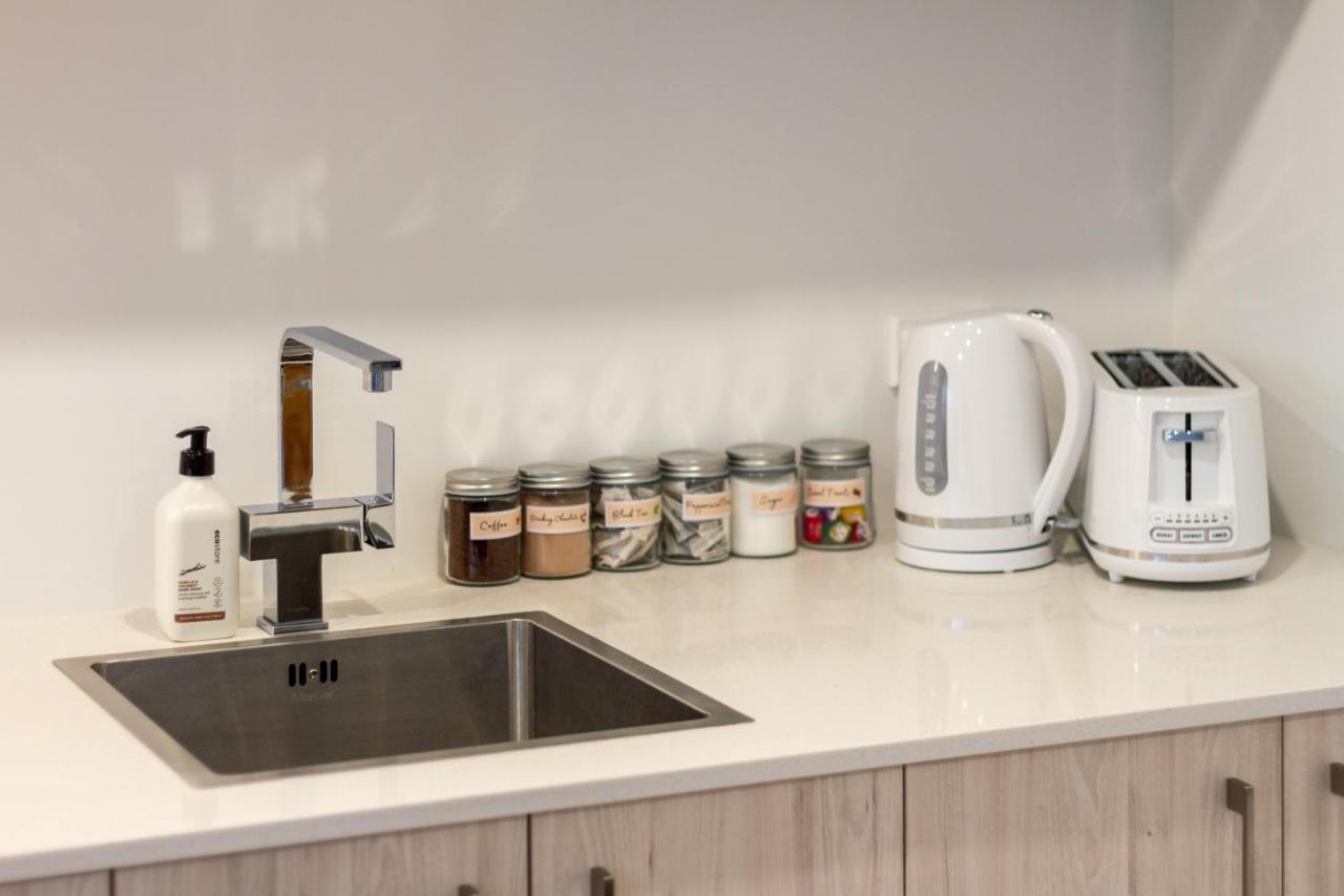 Stylish Home In The Heart Of Christchurch 2 Bed Bagian luar foto