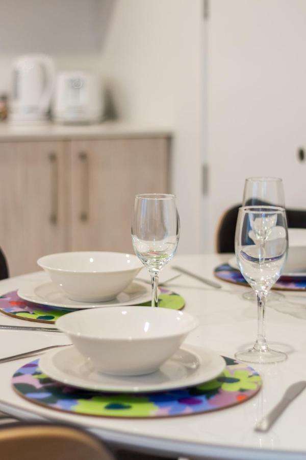 Stylish Home In The Heart Of Christchurch 2 Bed Bagian luar foto